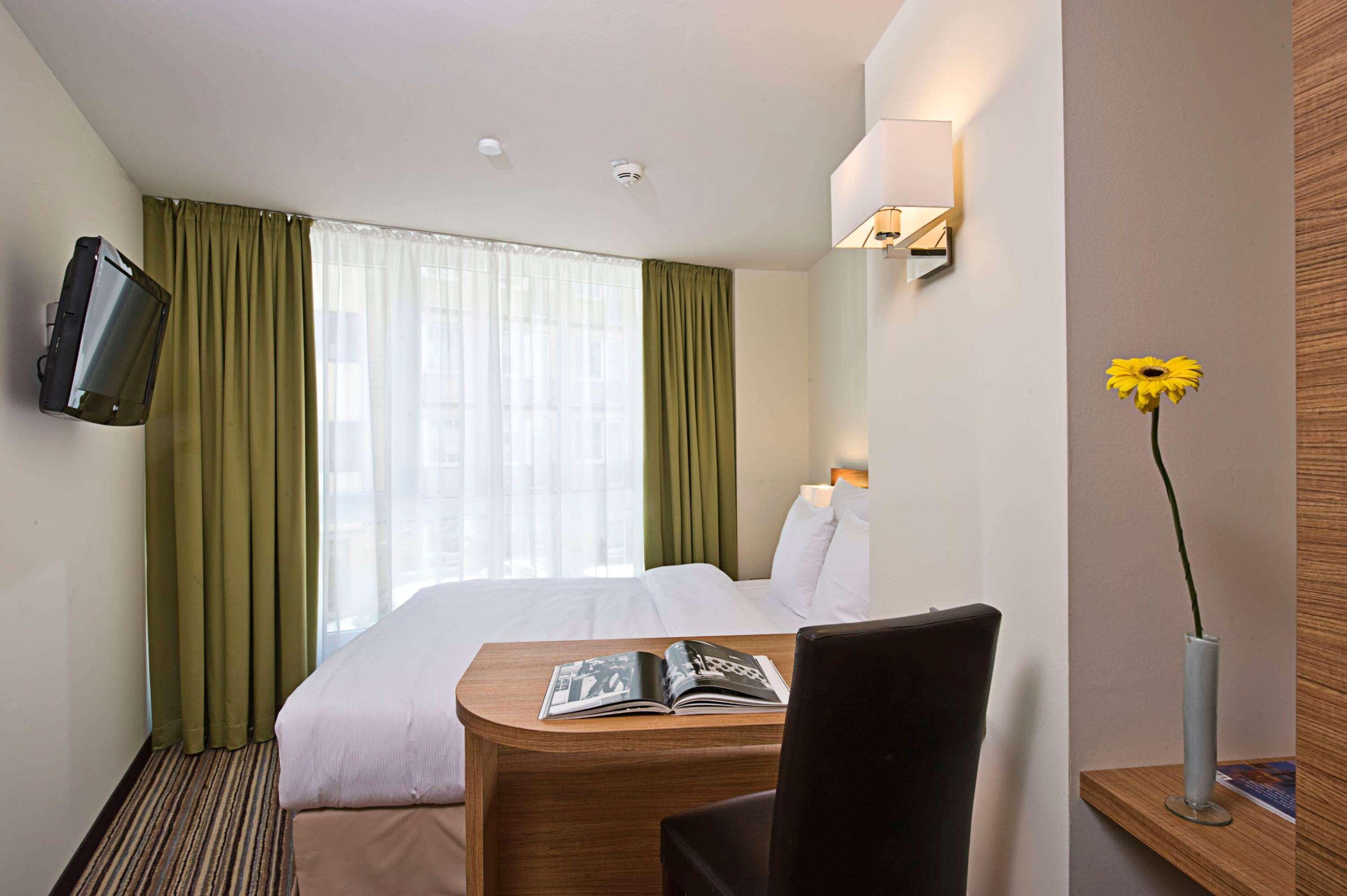 Wyndham Koeln Hotel Bagian luar foto